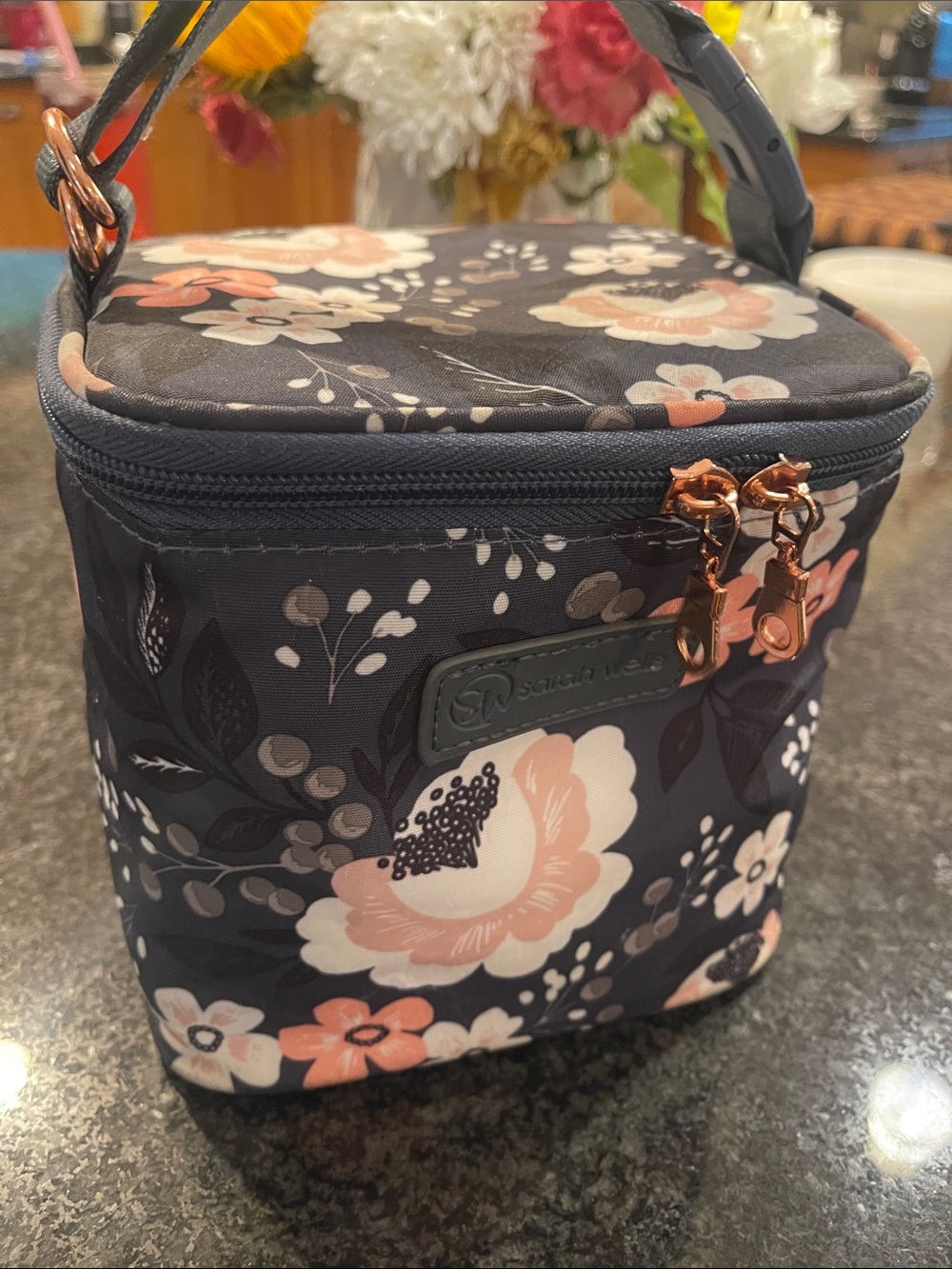 Sarah Wells Le Floral Cold Gold
Bottle Milk Cooler Bag